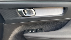 Volvo XC40 2.0 B3P Core 5dr Auto Petrol Estate